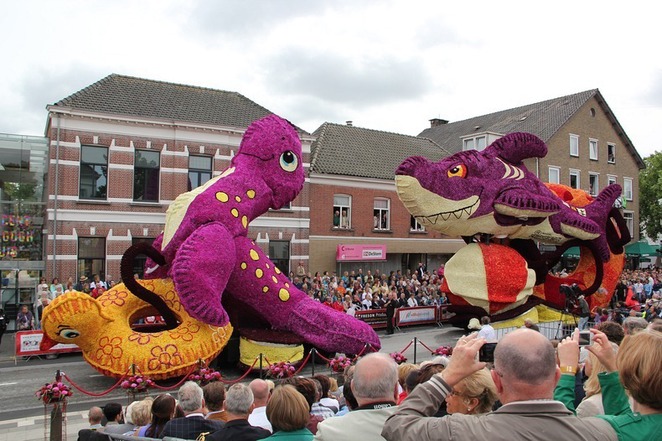 Bloemencorso-Zundert-2013-le-hoi-hoa-lon-nhat-the-gioi-o-Ha-Lan